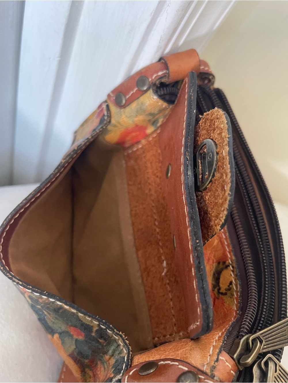 Patricia Nash Tan Brown Floral Leather Crossbody - Picture 6 of 10